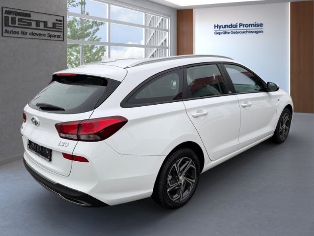 Fahrzeugabbildung Hyundai i30 cw Trend +NAVI+KLIMA+RFK+PDC+CARPLAY+UVM+