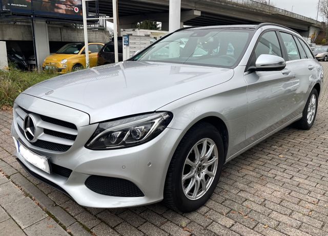 Mercedes-Benz C 200T- BlueTec / Navi/Panorama/LED/Bussines