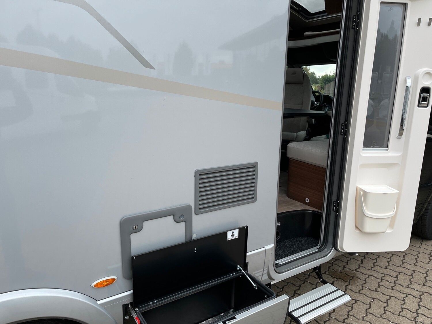 Fahrzeugabbildung HYMER / ERIBA / HYMERCAR Hymer B-MC T 680 Hymer BMC 680-T