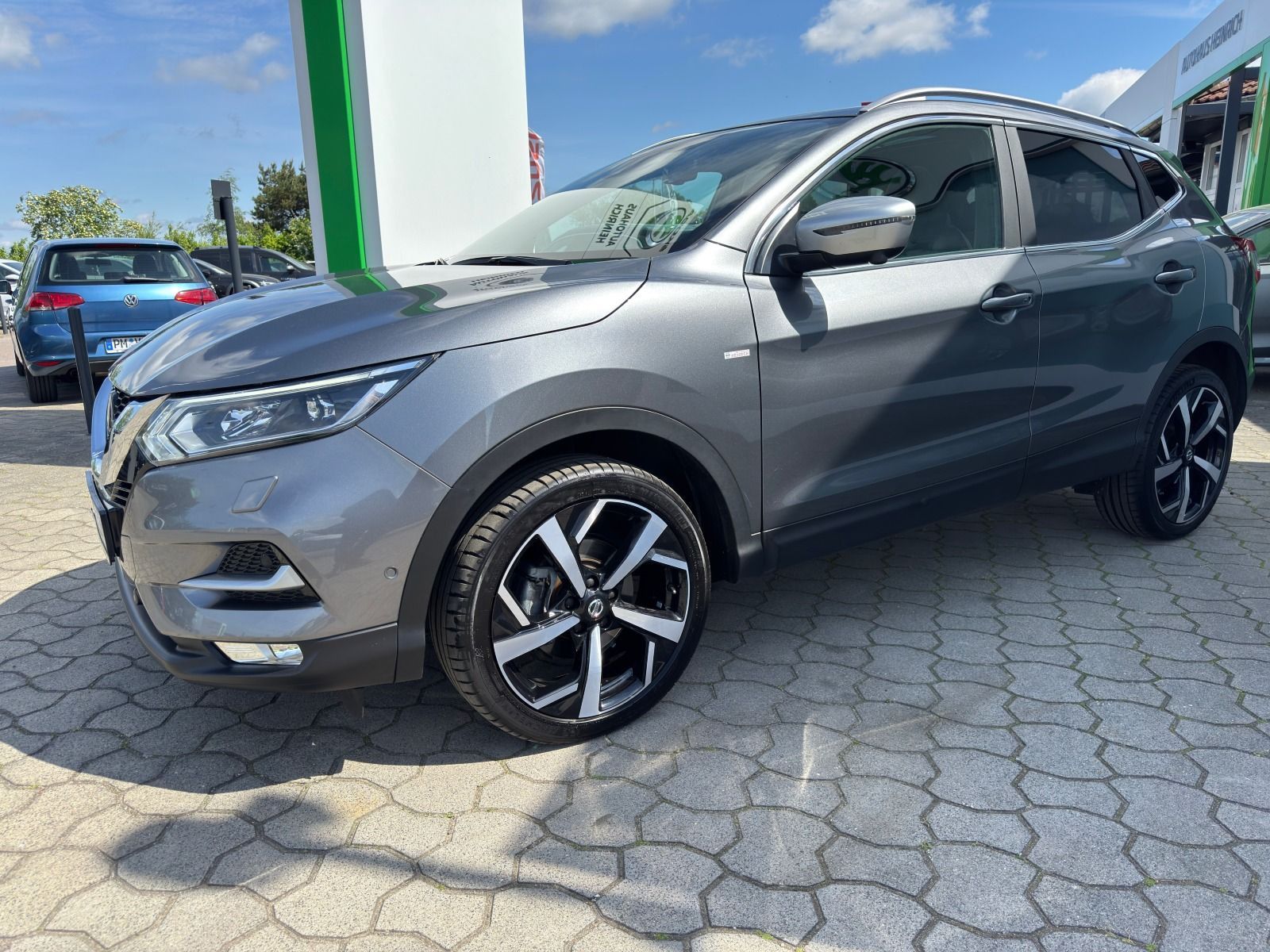 Fahrzeugabbildung Nissan Qashqai Tekna + 159PS 6-Gang