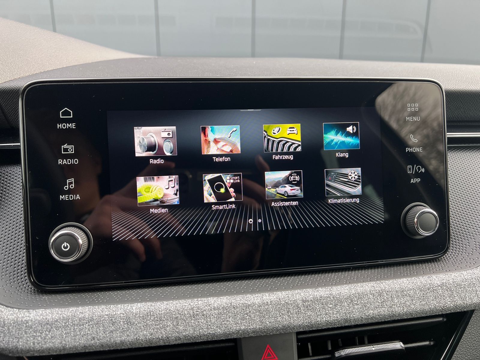 Fahrzeugabbildung SKODA Kamiq Selection 1.0 TSI DSG *Vorb. AHK, LED, ACC