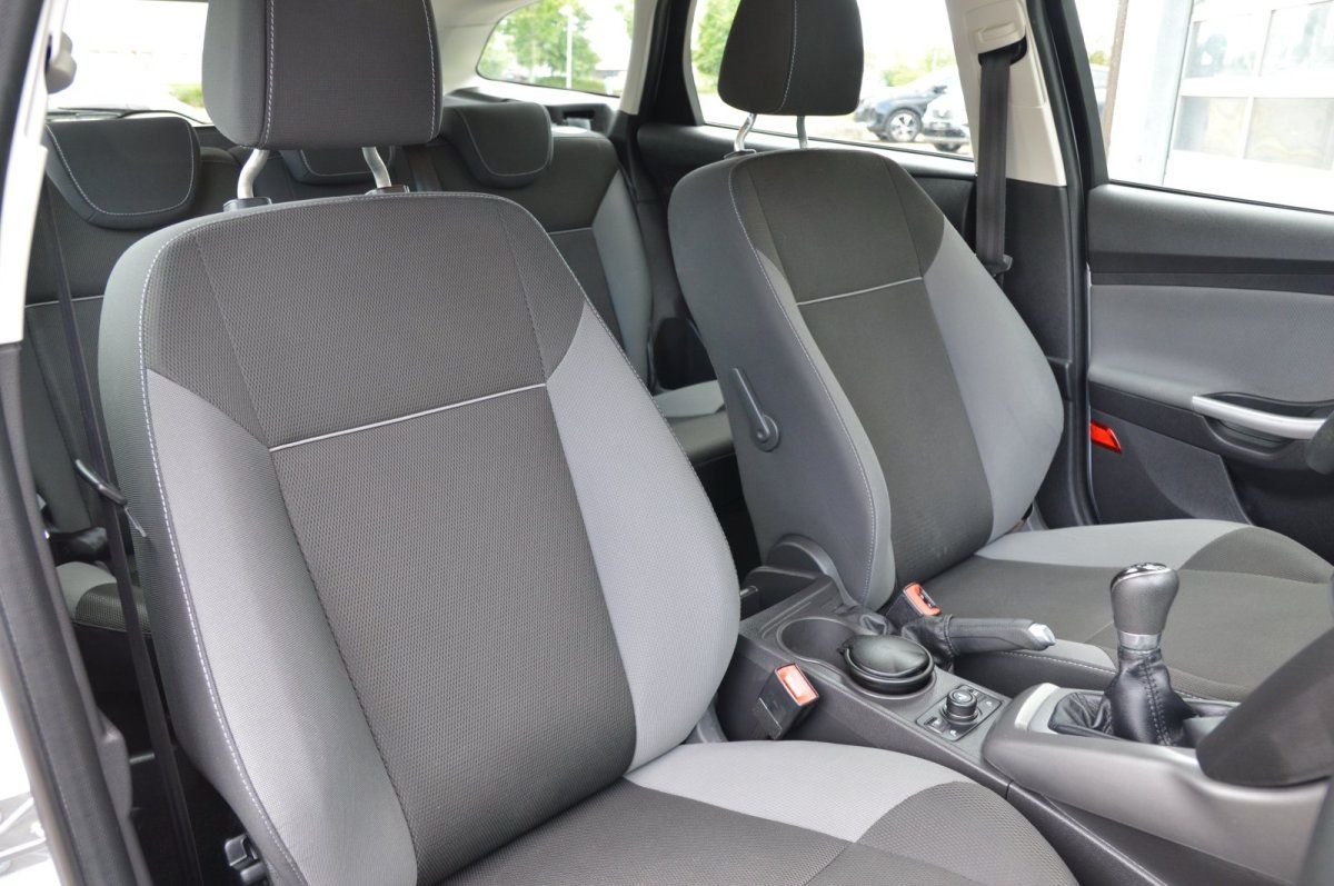 Fahrzeugabbildung Ford Focus Turnier   Trend SHZ Frontscheibenheizung