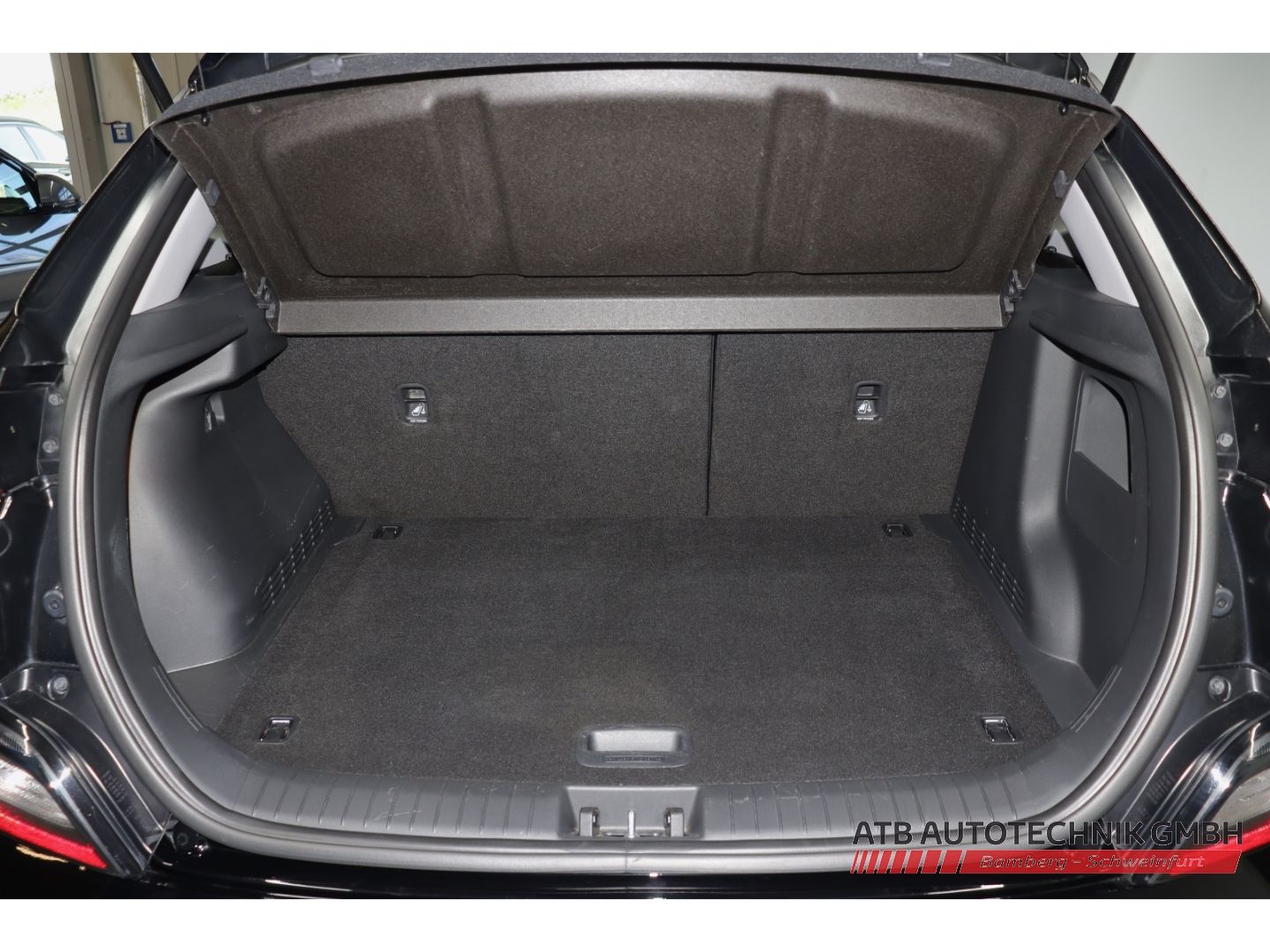 Fahrzeugabbildung Hyundai KONA Elektro Select 39,2kWh 96,4% SOH ACC Apple