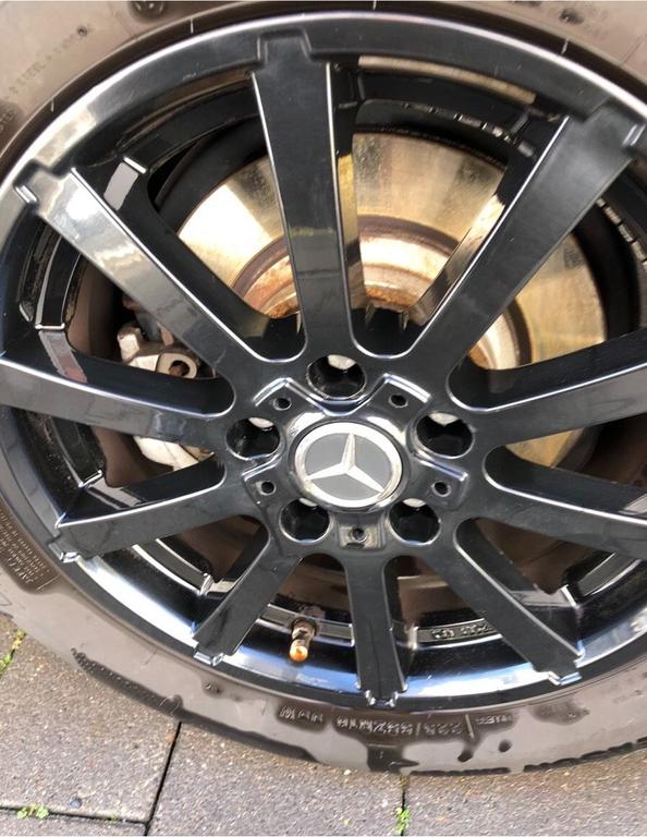 Mercedes-Benz E 320