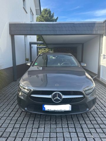 MERCEDES-BENZ A 200 -Erstzulassung 06/2018 