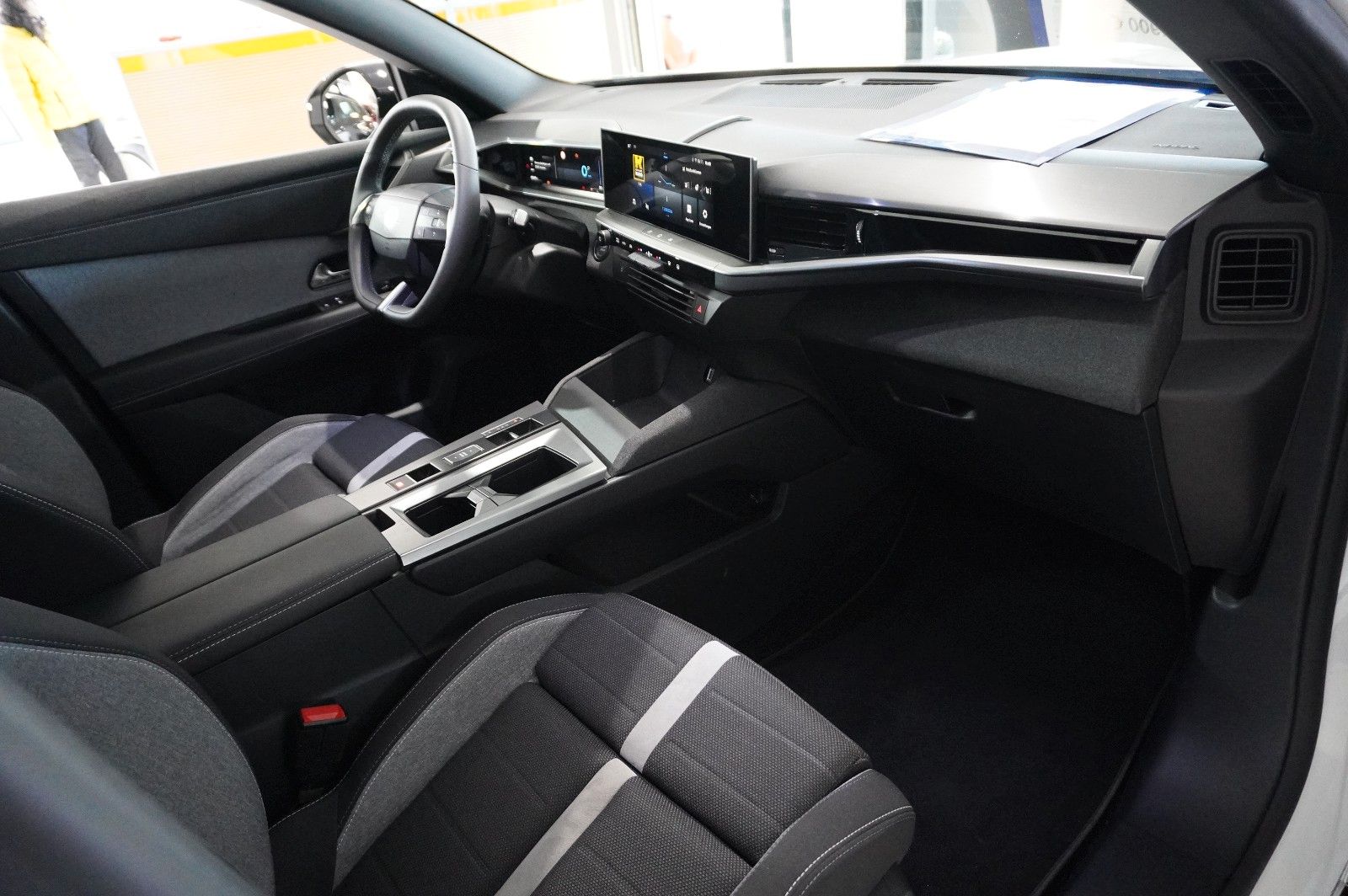Fahrzeugabbildung Opel Grandland 1.2 48V HYBRID EDIT. NAVI/LED/KAMERA
