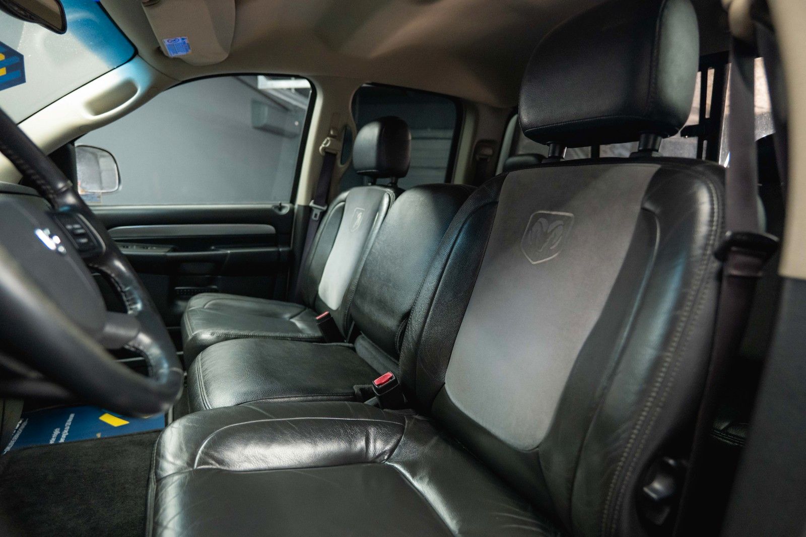 Fahrzeugabbildung Dodge RAM 5.7 V8 HEMI 4x4 OFFROAD MONSTERTRUCK LONGBED