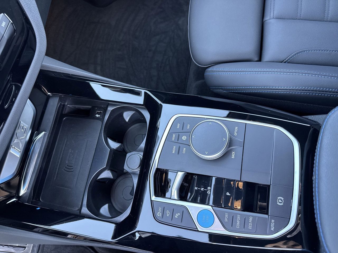 BMW iX3 M SPORT DAProf 360° Pano HUD H/K Memory 20" foto 16