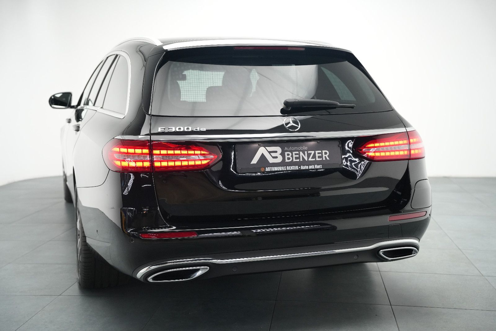 Fahrzeugabbildung Mercedes-Benz E 300 de/Plug-in/Leder/Ambiente/LED/360°Cam/SHZ/