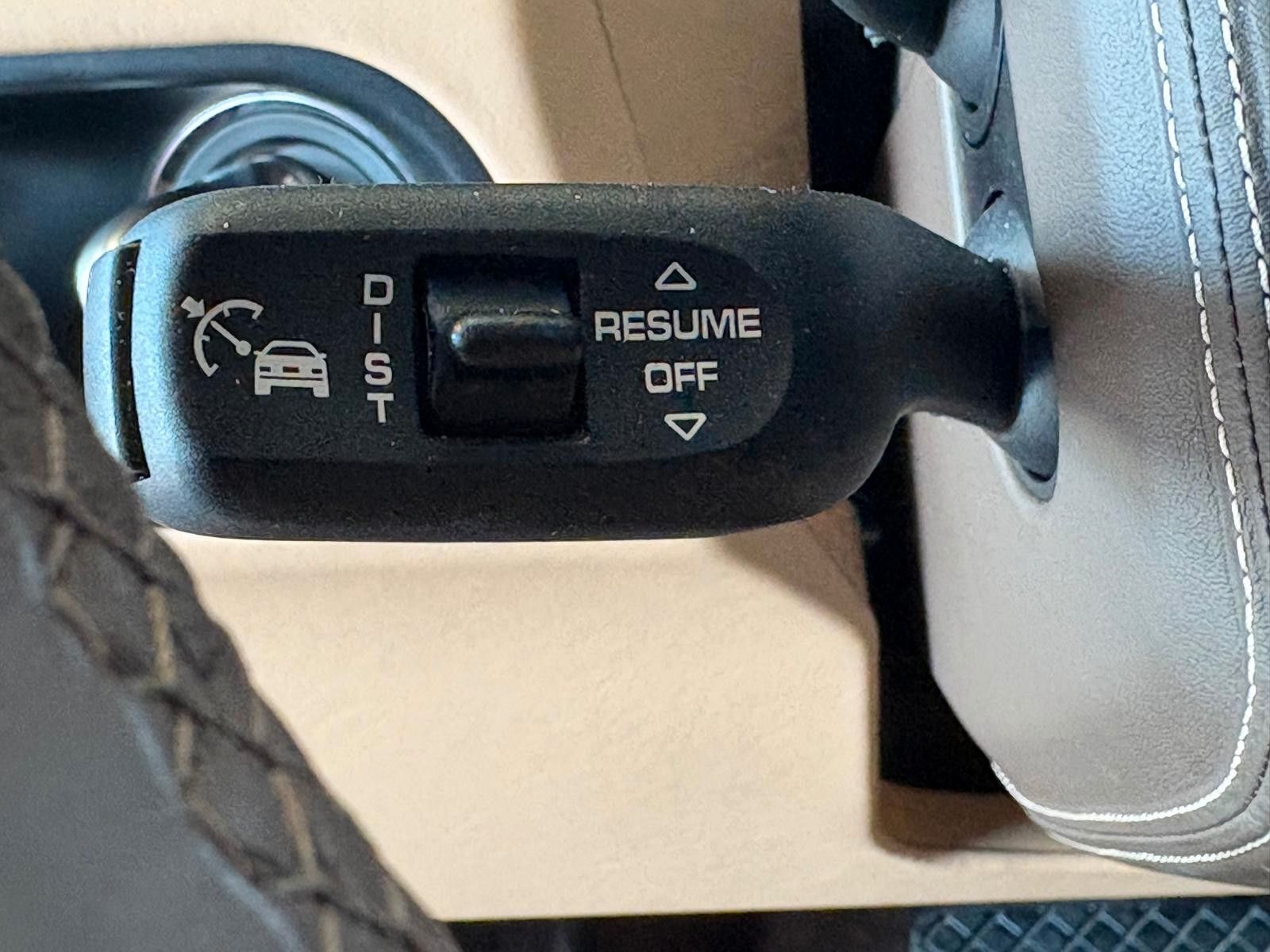 Fahrzeugabbildung Porsche Macan Turbo Scheckheft Porsche Leder exklusive