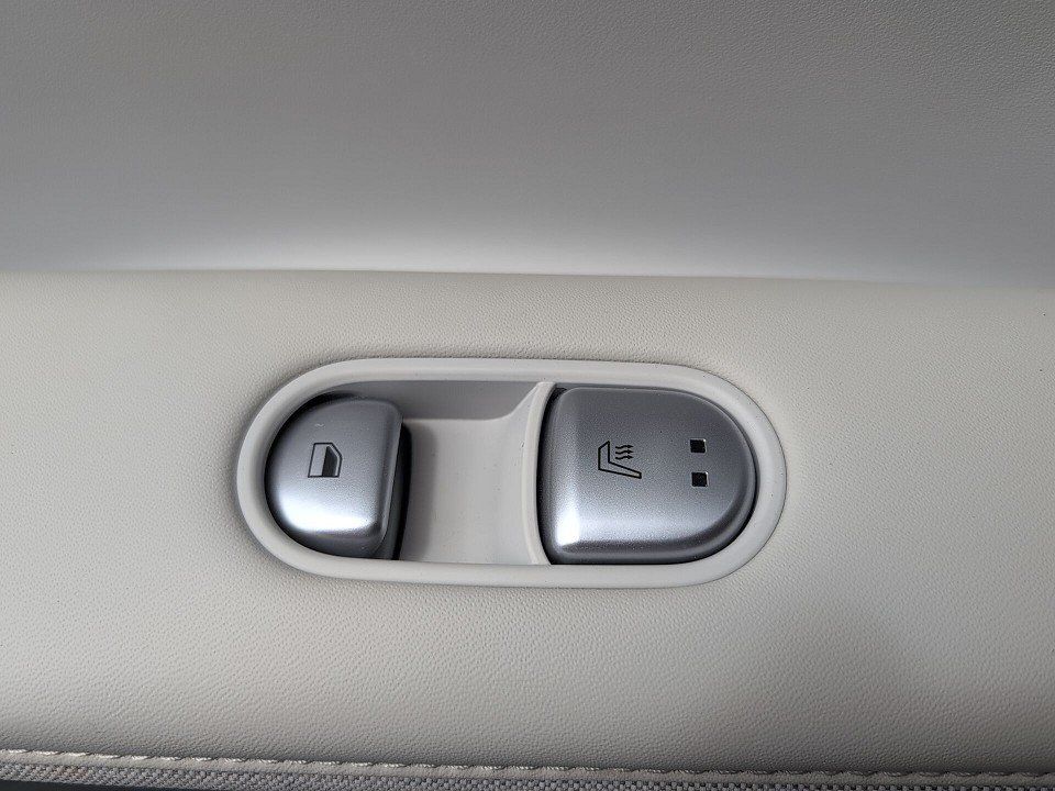 Fahrzeugabbildung Hyundai IONIQ 5 77kWh UNIQ 4WD ASSIS-P 1HD AHK GAR-04/31