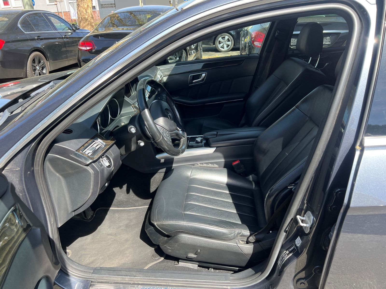 Fahrzeugabbildung Mercedes-Benz E 350 E T-Modell E 350 BlueTec 4Matic