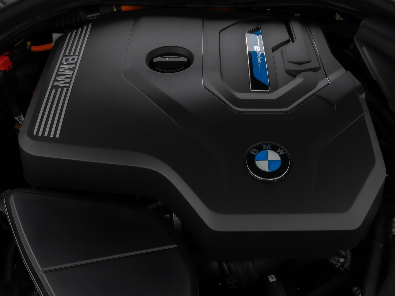 Fahrzeugabbildung BMW 530e xD LuxuryLine 360°HUD DAB AHK Komfort Sport