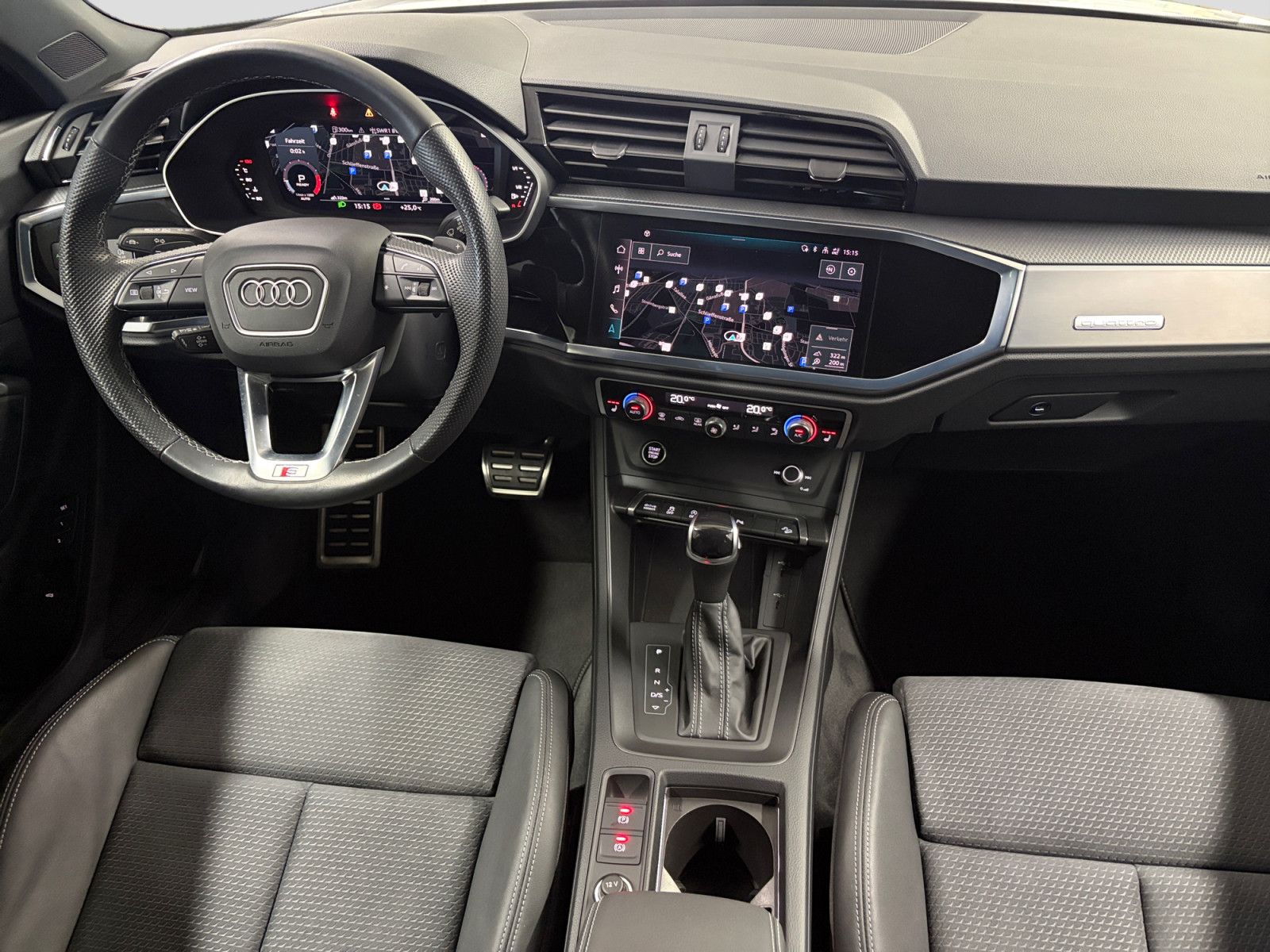 Audi Q3 45 TFSI quattro S line AHK Matrix Pano 360° foto 6