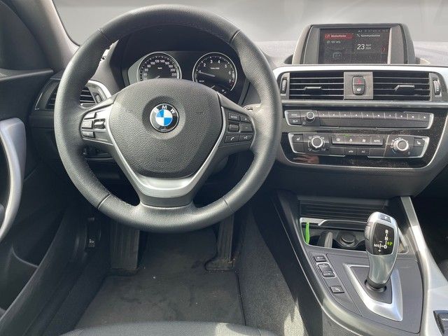 Fahrzeugabbildung BMW 118 i Steptronic Advantage PDC+SITZHZ+TEMPO+++