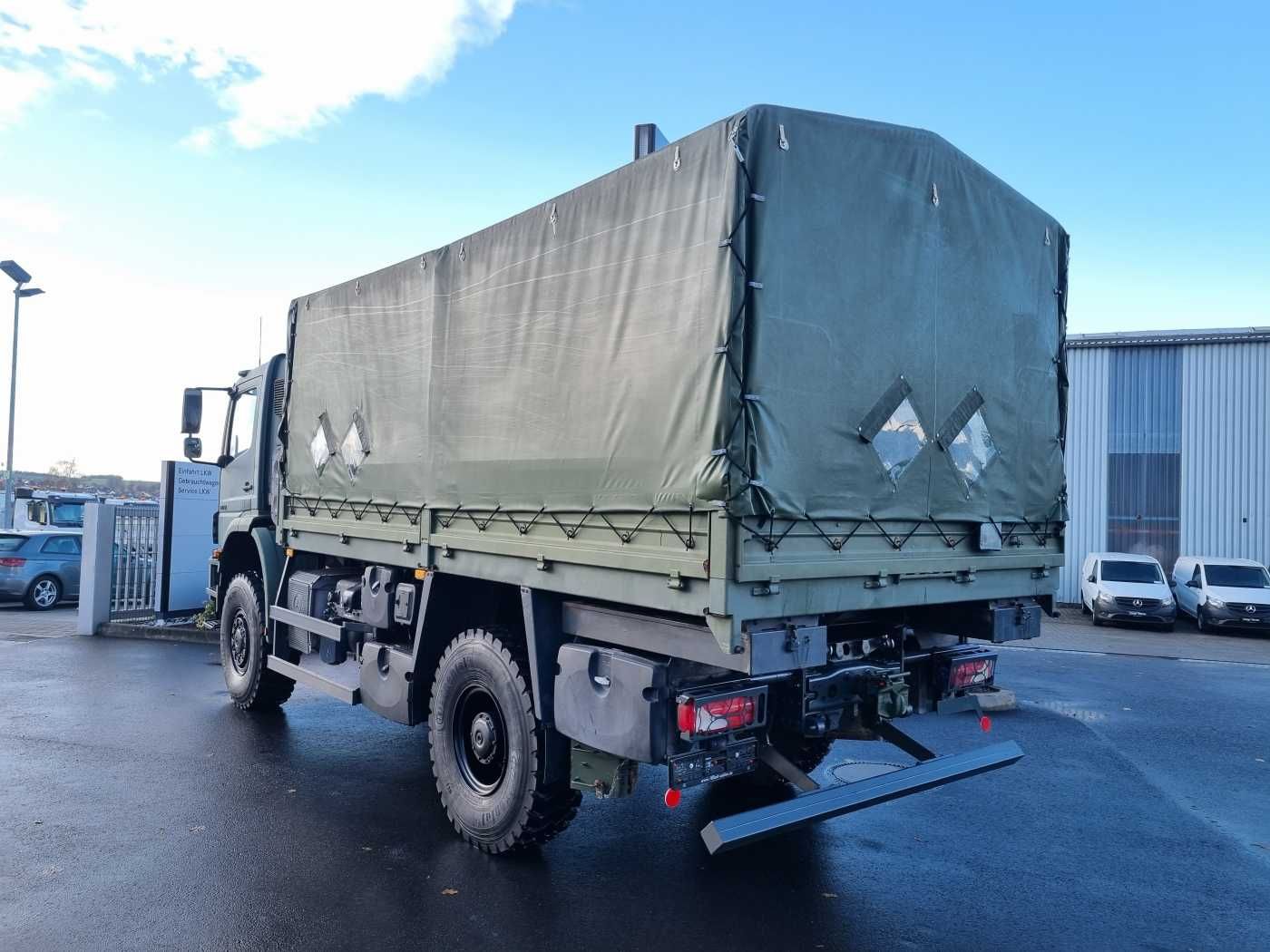 Fahrzeugabbildung Mercedes-Benz Axor 1829 A 4x4 Pritsche/Plane 10 Stück