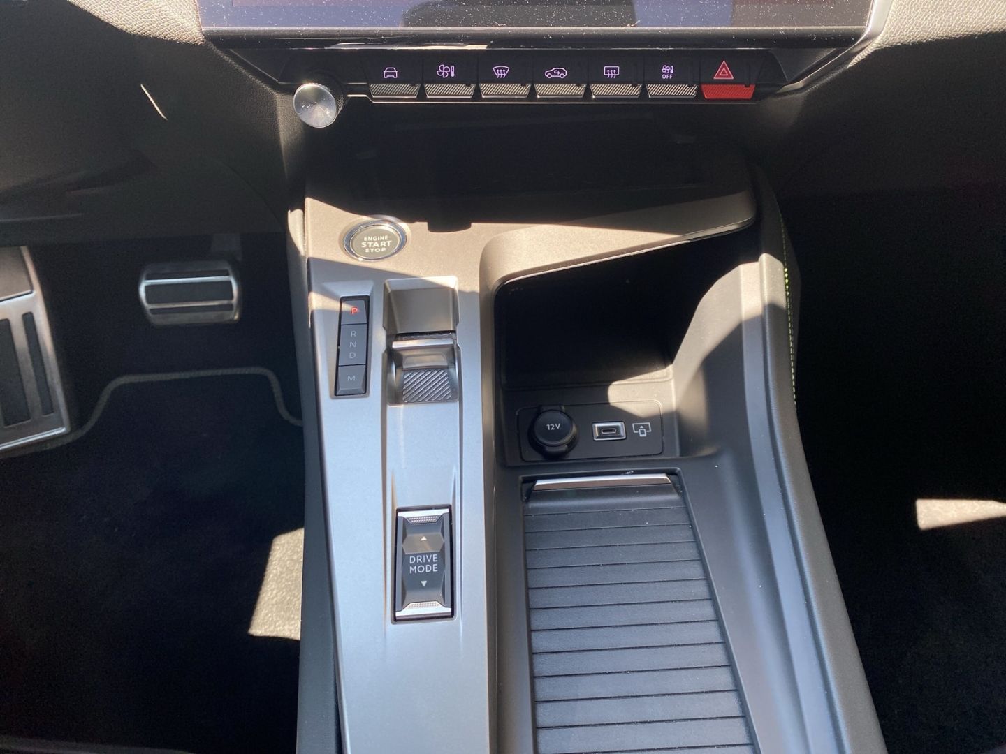 Fahrzeugabbildung Peugeot 408 GT 1.2 Puretech 130 EAT 8  *Premium- Paket*