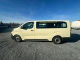 Opel Vivaro-9 Sitzer, foliert, neuer Motor bei 75tkm!