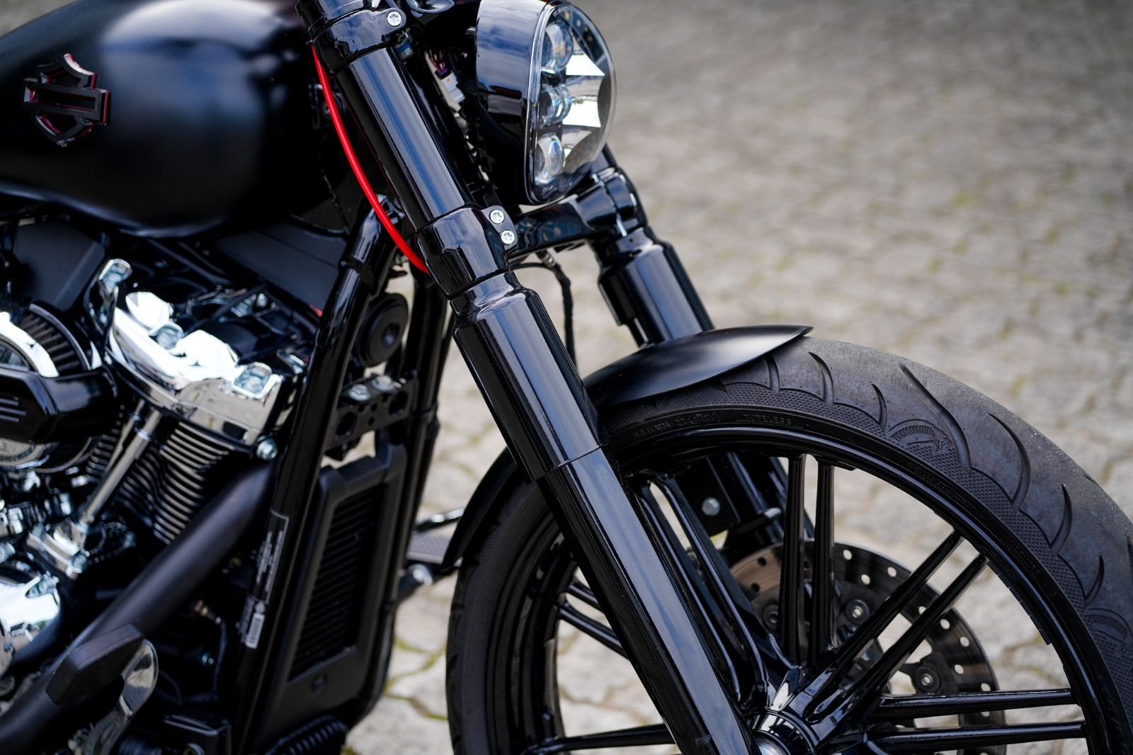 Fahrzeugabbildung Harley-Davidson FXBRS Softail Breakout 114 cui - JEKILL&HYDE -