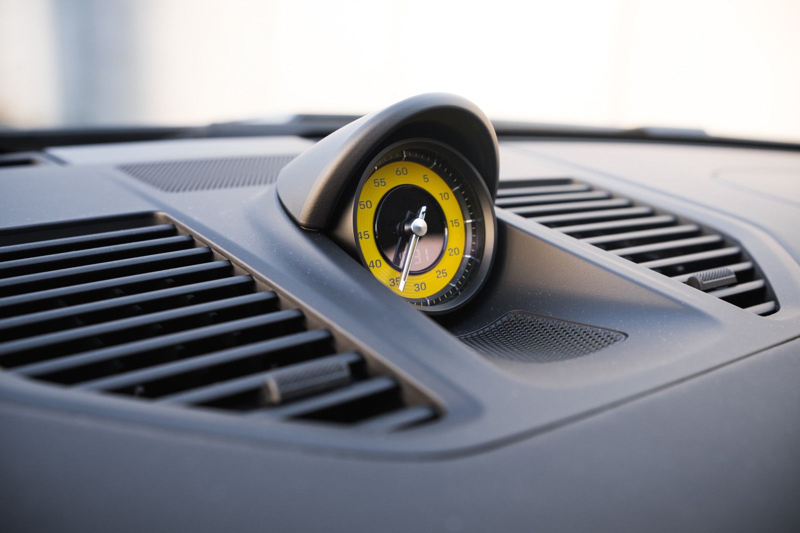 Fahrzeugabbildung Porsche 992/911 GT3 Touring-BOSE-Liftsystem-Keramik