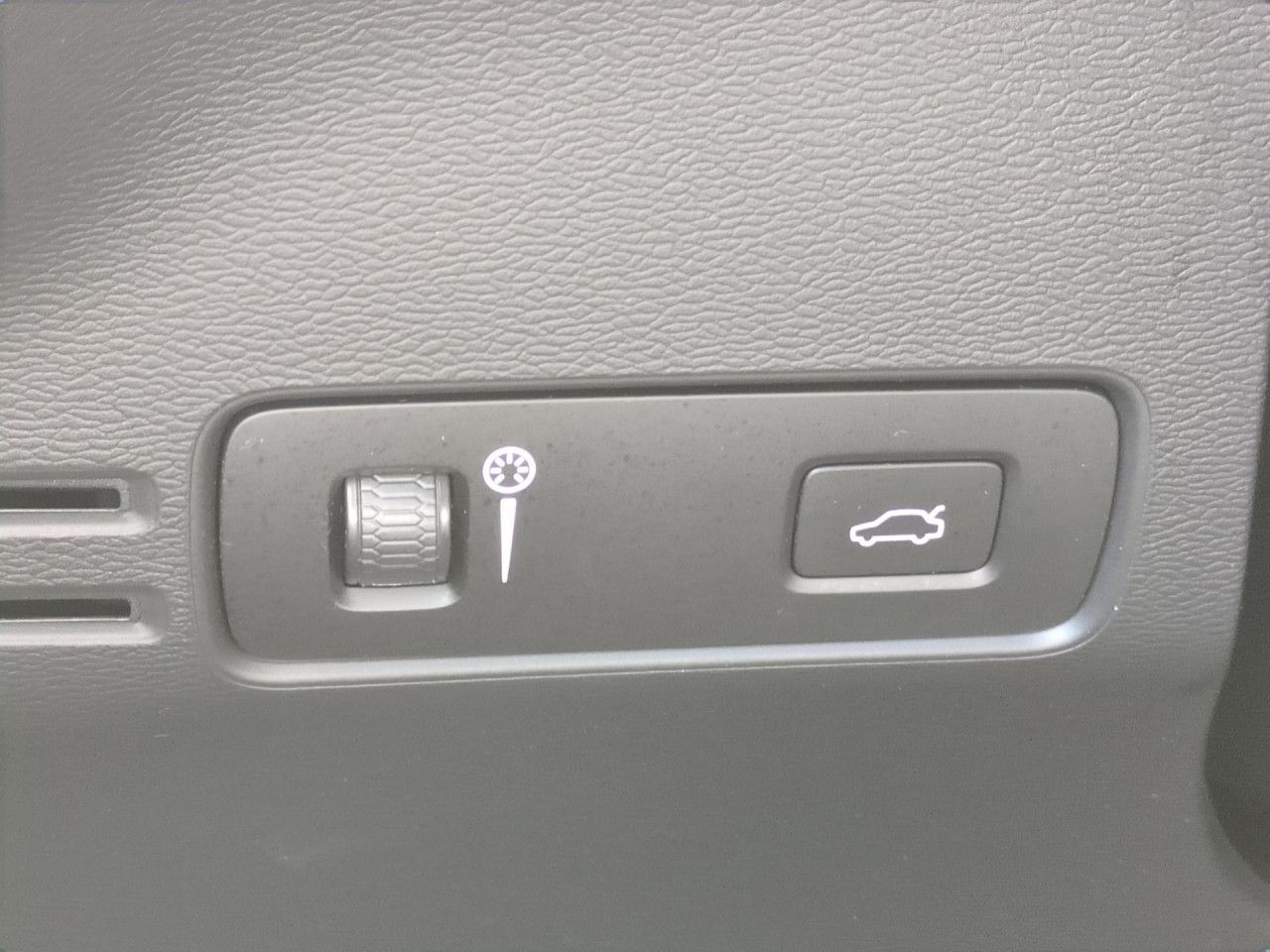 Volvo XC40 T3 Momentum Pro 2WD Automatik Bluetooth LED foto 14