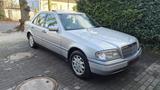 Mercedes-Benz Mercedes Benz C 220 (W202), Oldtimer + ers... - Mercedes-Benz C 220 mit Benzin-Antrieb: Limousine