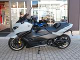 Yamaha TMax 560 TechMax Akrapovic T-Max 560 - Yamaha TMAX Tech Max