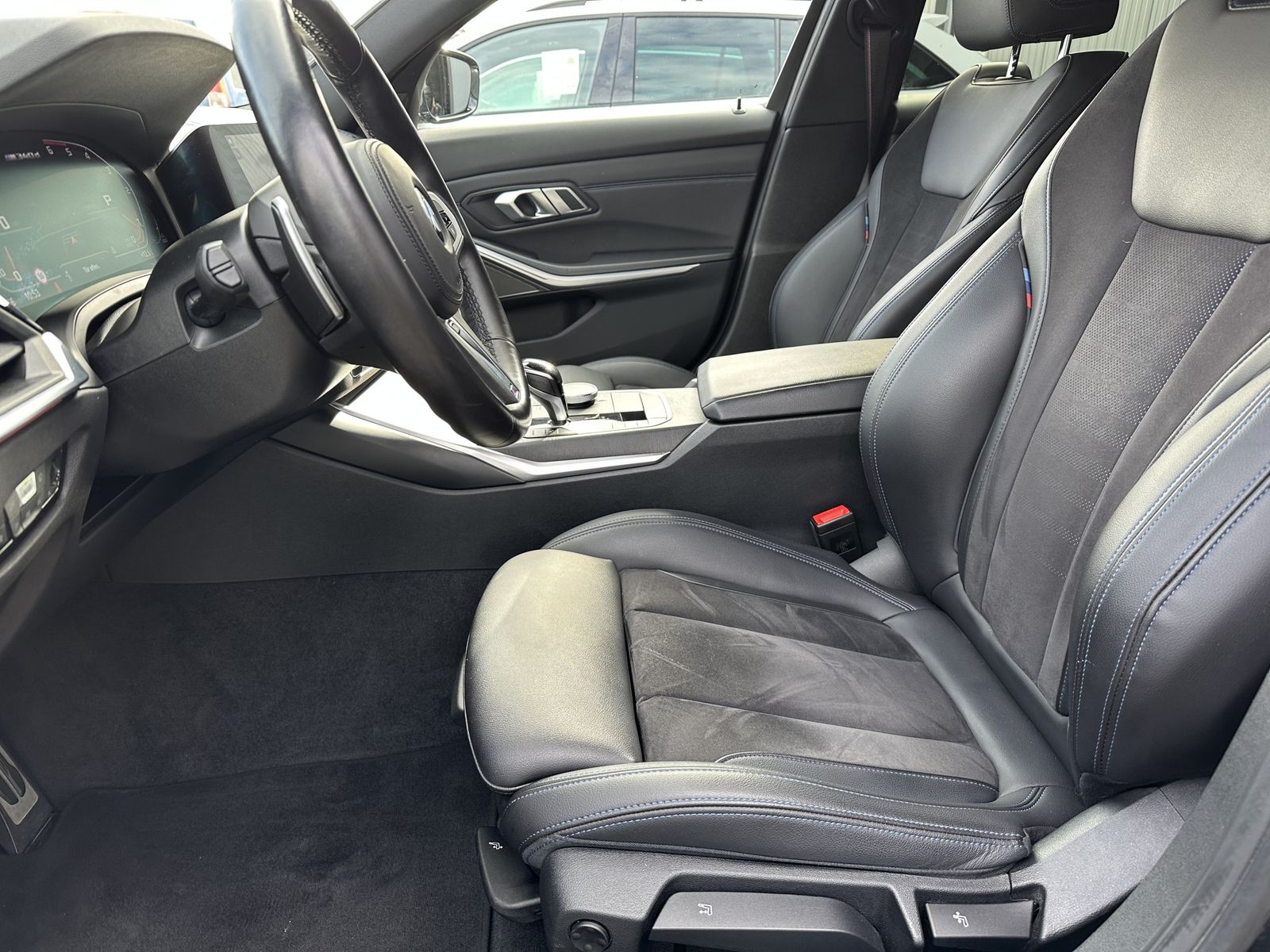 Fahrzeugabbildung BMW M340d Touring xDrive NAV+LASER+ACC+AHK+H&K+KAM