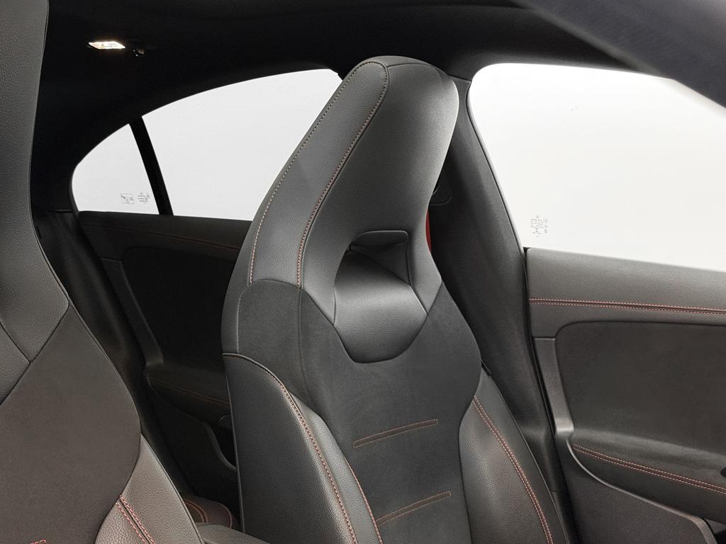 Mercedes-Benz CLA 35 AMG