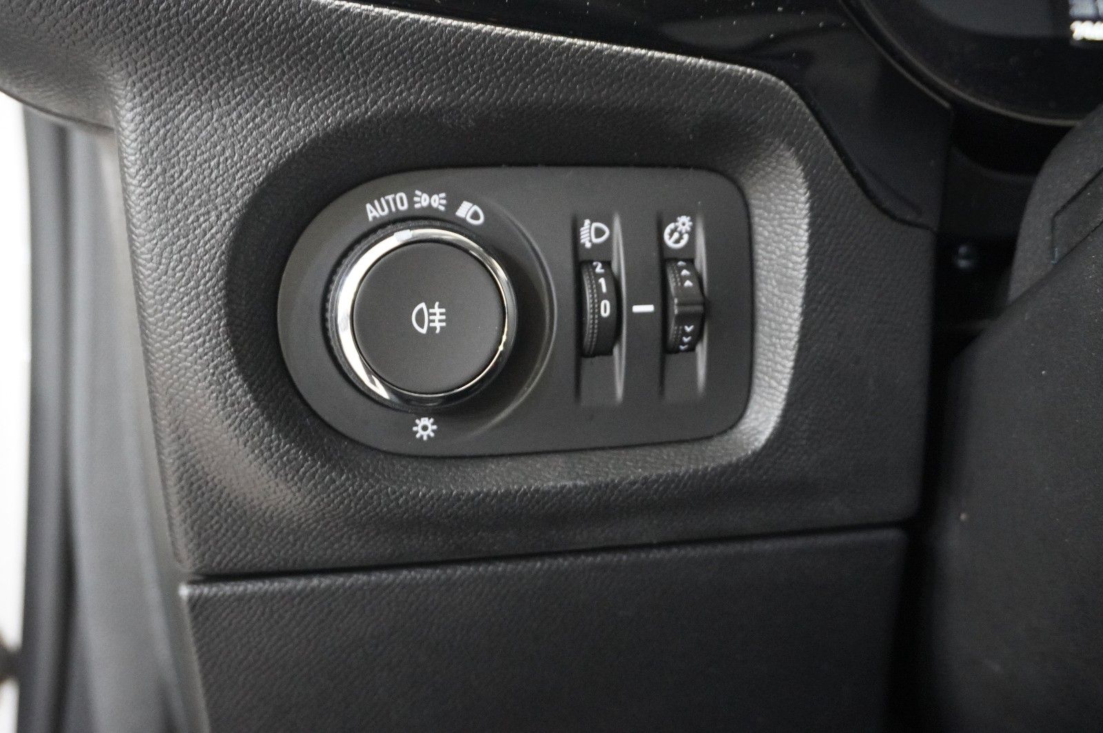 Fahrzeugabbildung Opel Corsa F 1.2T ELEGANCE NAVI/LED/KAMERA/SPORT/DAB+