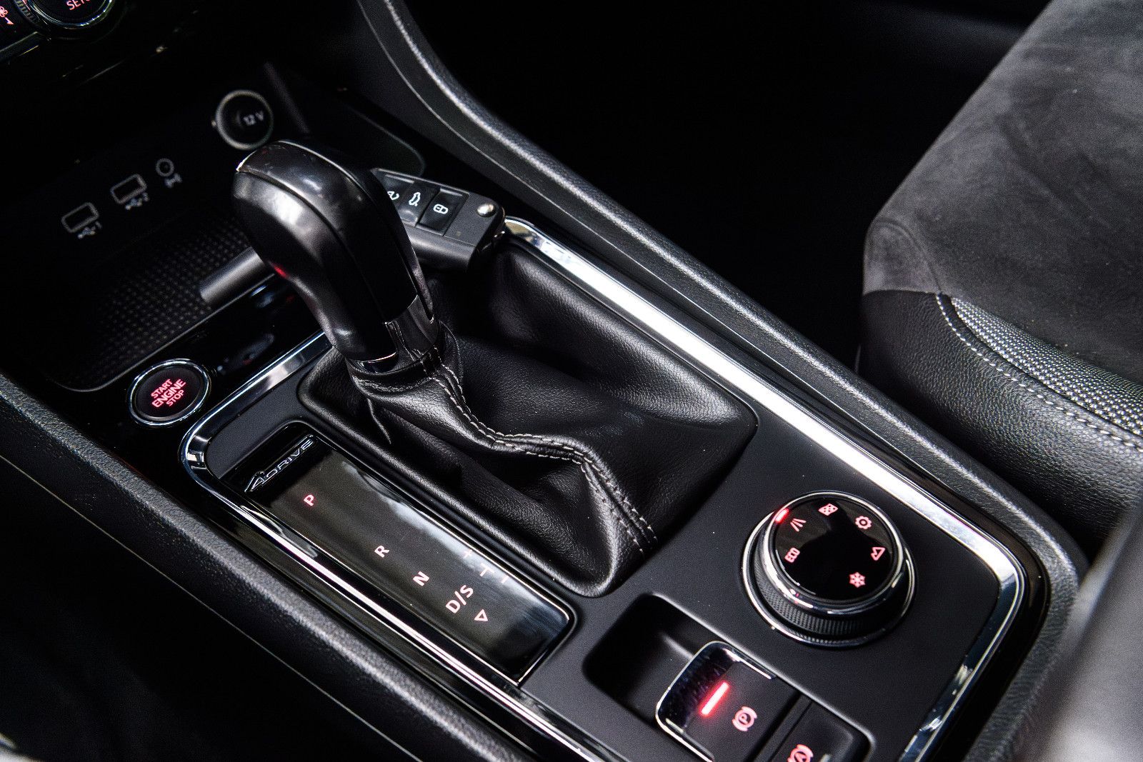 Fahrzeugabbildung SEAT Ateca Xcellence 4Drive +DSG+ Navi + AHK + Kamera