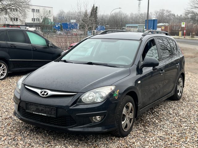 Hyundai i30 cw Classic Klima+8Fachbereift