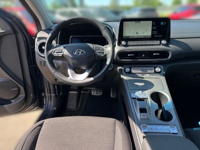 Fahrzeugabbildung Hyundai KONA Trend Elektro 2WD El. Panodach Navi Soundsy