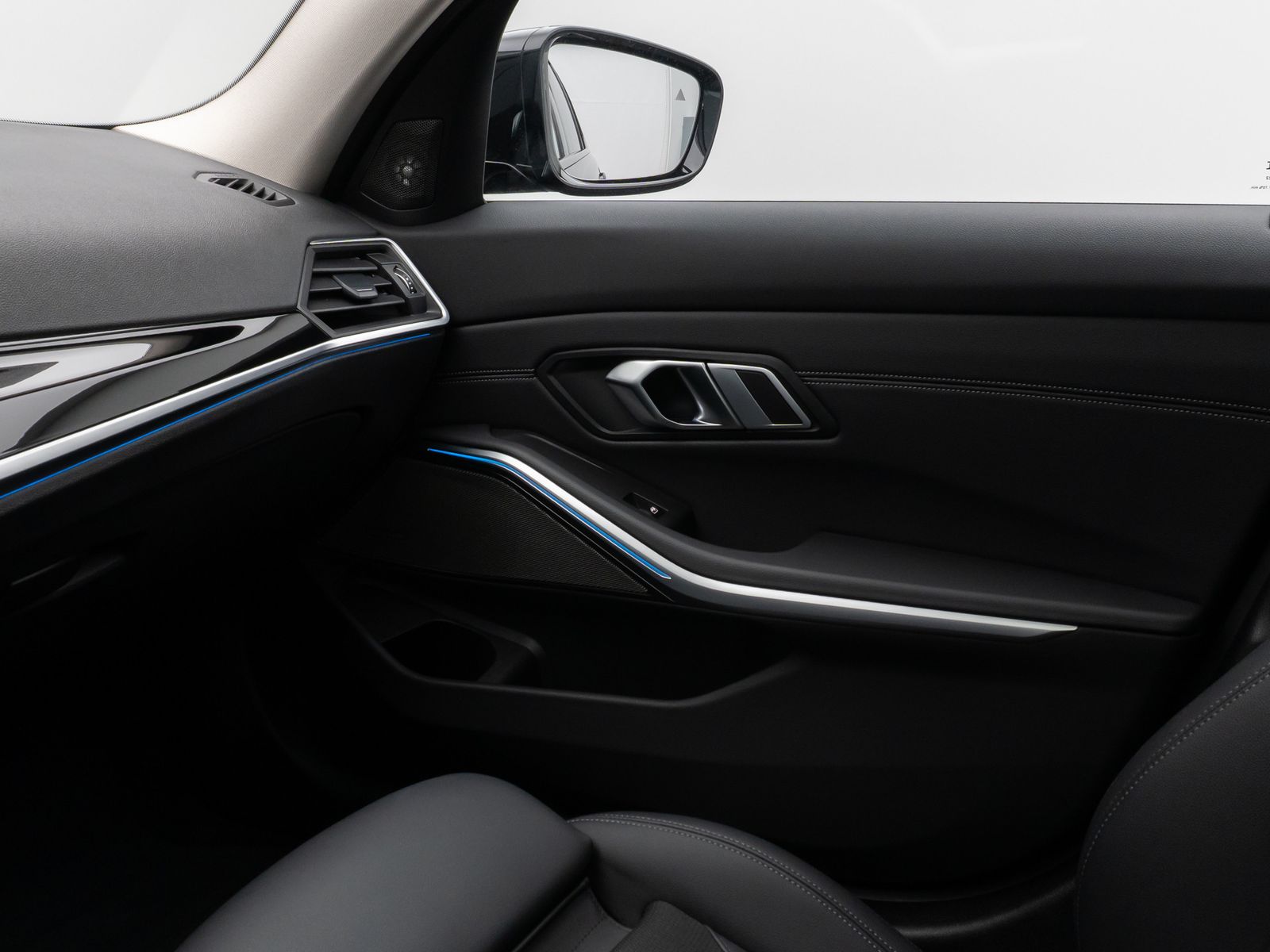 Fahrzeugabbildung BMW 330e xD Panoram Kamera HUD DAB H/K Stop&Go Sport