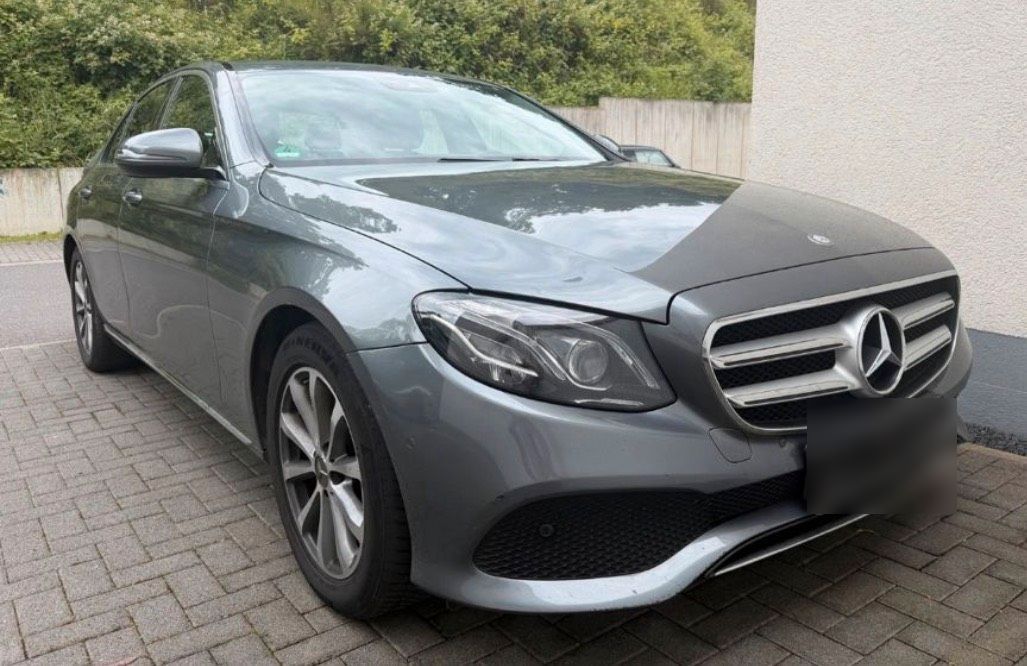 MERCEDES-BENZ Mercedes-Benz E 200 W212  TÜV neu bis 05/...