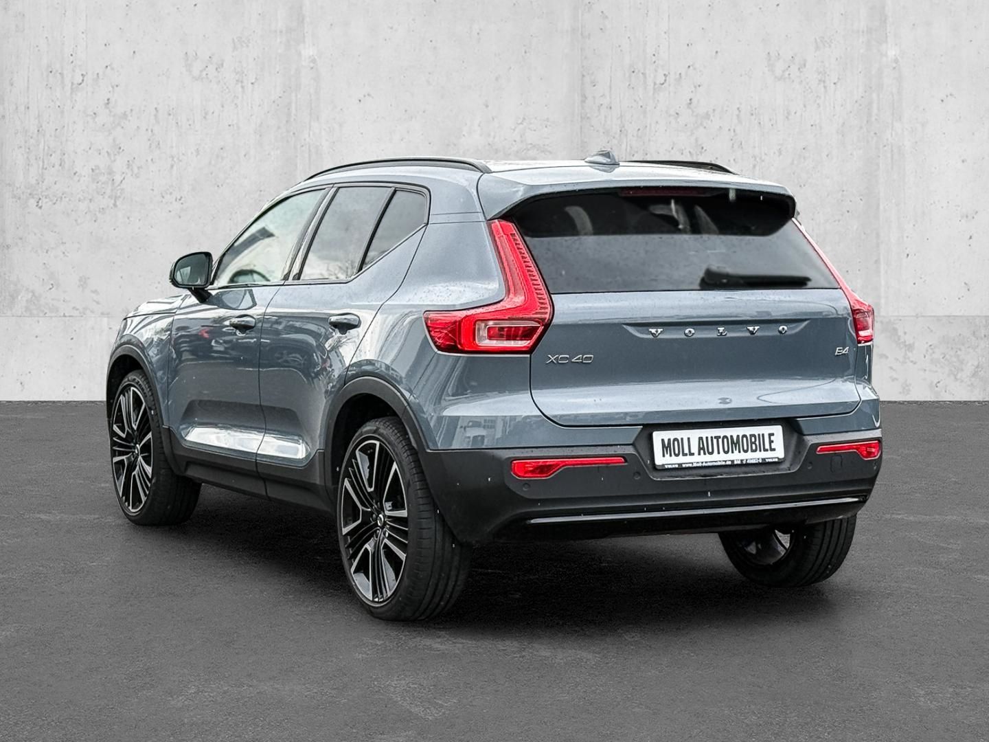 Volvo XC40 Ultimate Dark 2WD B4 EU6d StandHZG AHK Digi foto 2