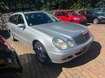 Mercedes E 200 - 2