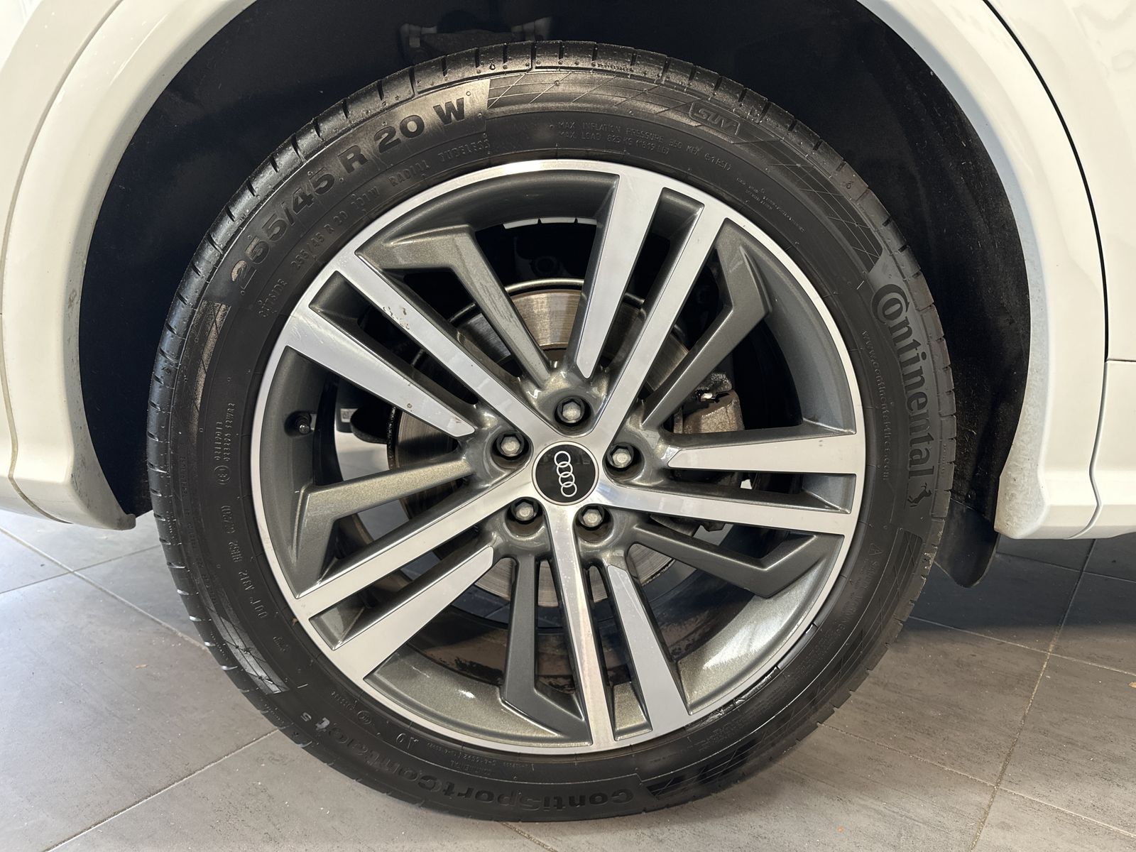 Fahrzeugabbildung Audi Q5 55 TFSI e Quattro S-Line NAV+LED+AHK+ACC+20ZO