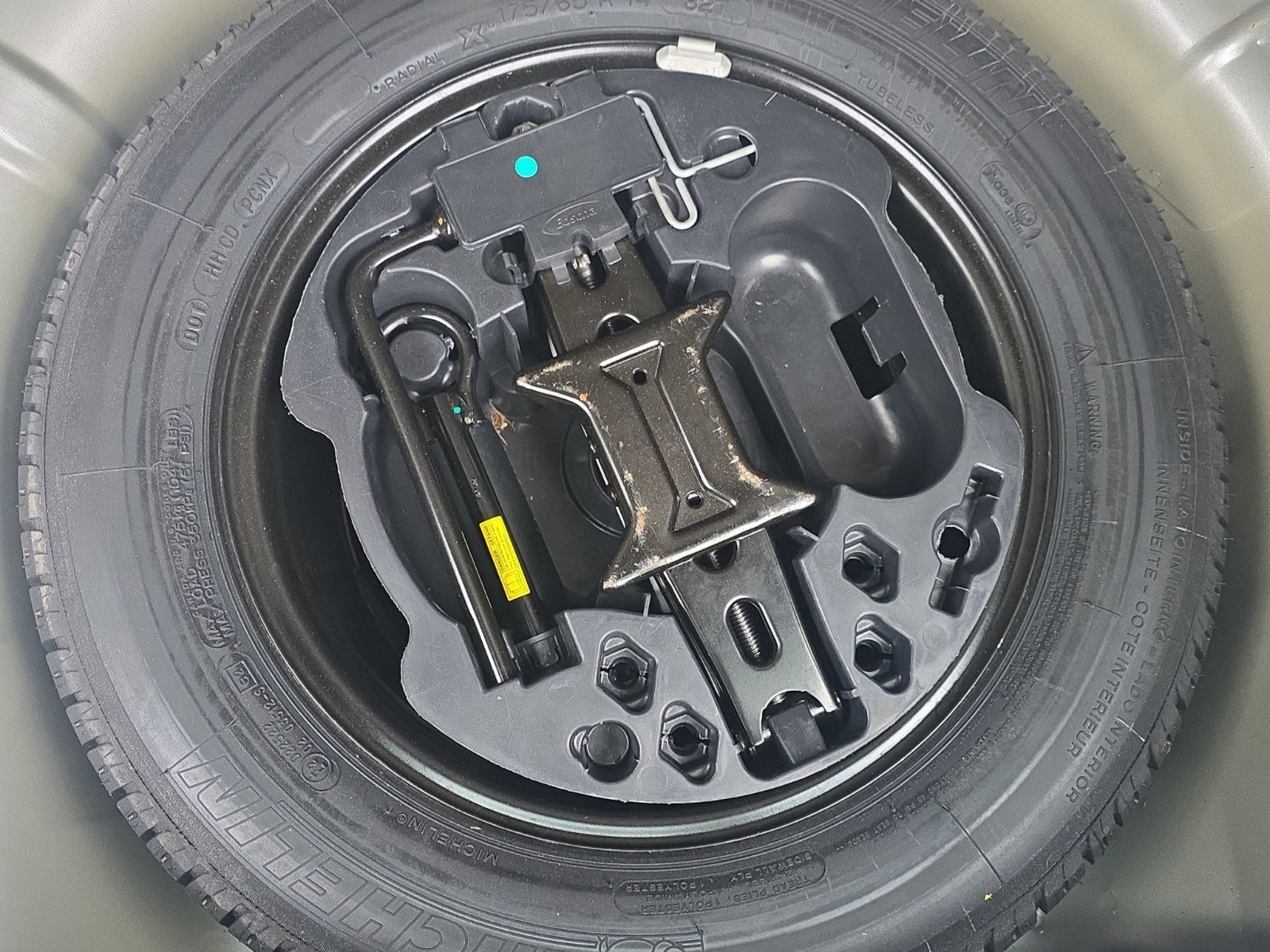 Fahrzeugabbildung Renault Clio II Campus+NUR 61 KM+ALWETTERREIFEN+TÜV NEU