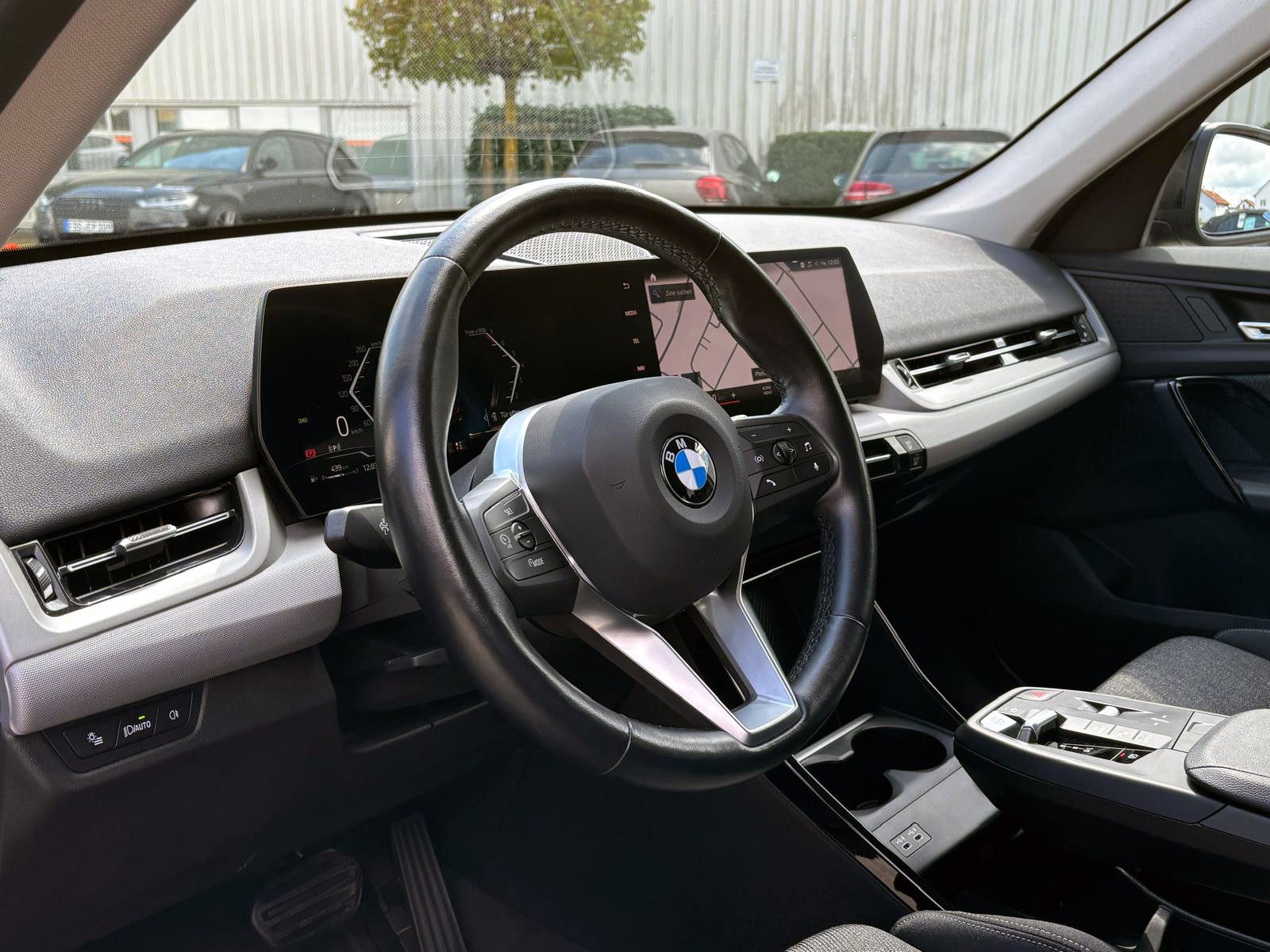 Fahrzeugabbildung BMW X1 sDrive 18i Steptr. ACC KAM PDC LED NAV AHK