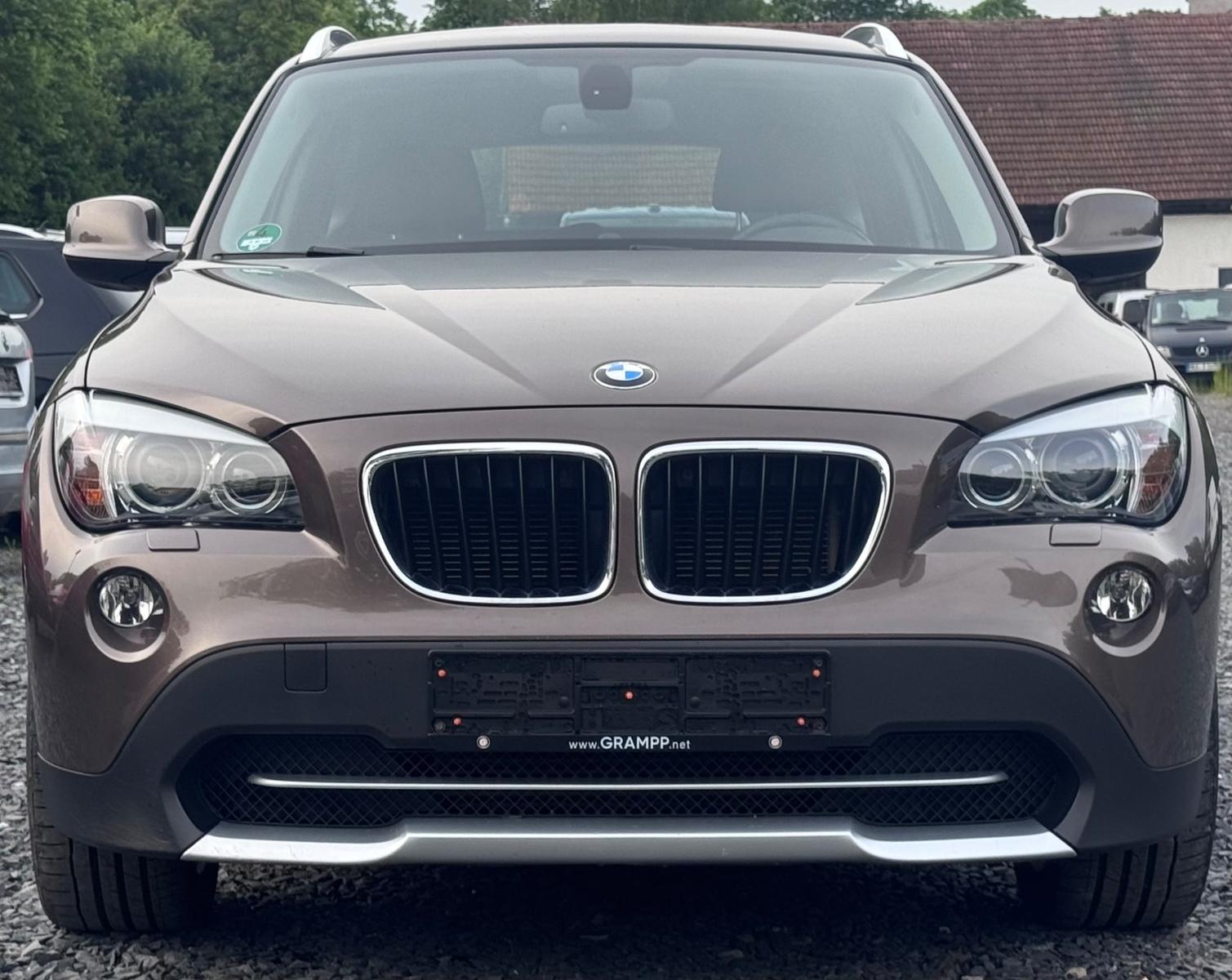 BMW X1 20 i xDrive XENON AHK START-STOP GARANTIE