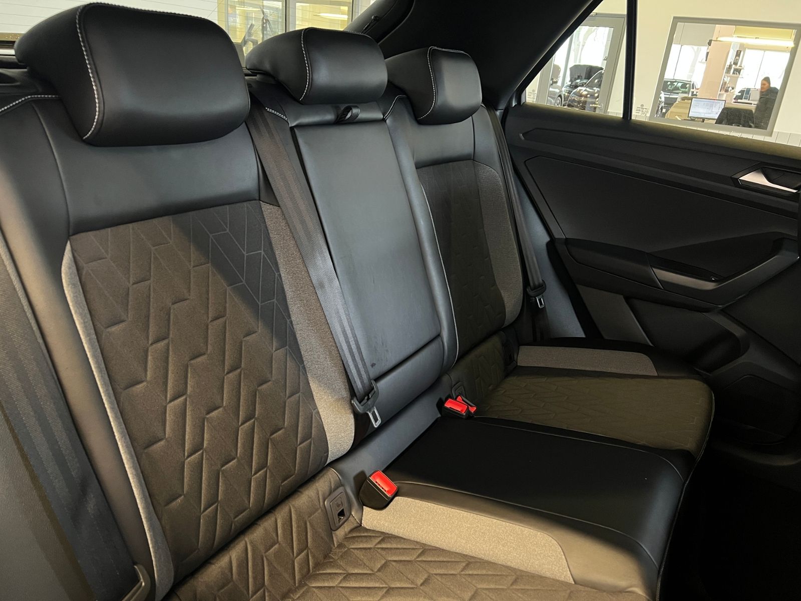 Fahrzeugabbildung Volkswagen T-Roc GOAL 2.0 TDI DSG *AHK,KESSY*