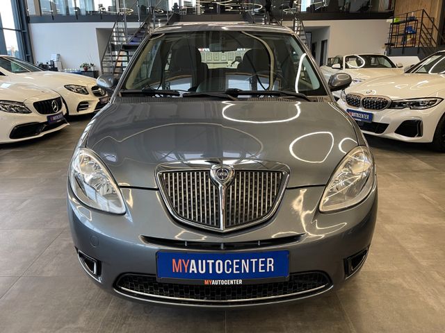 Lancia Ypsilon 1.4 8V Oro *KLIMAAUT.*2.HD*TÜV 062027*