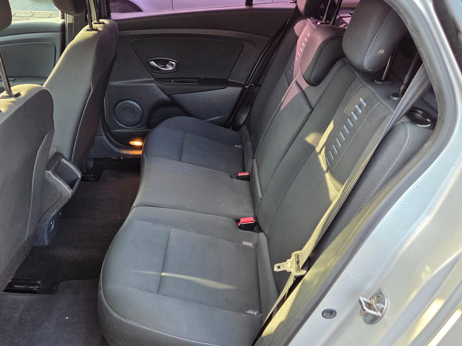 Renault Megane 2010 — photo 13