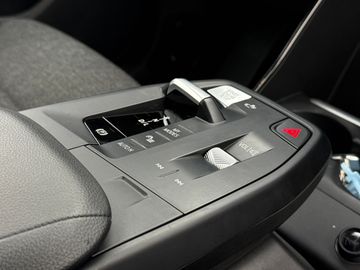 BMW 225e xDrive DAB Parkassistent Shz