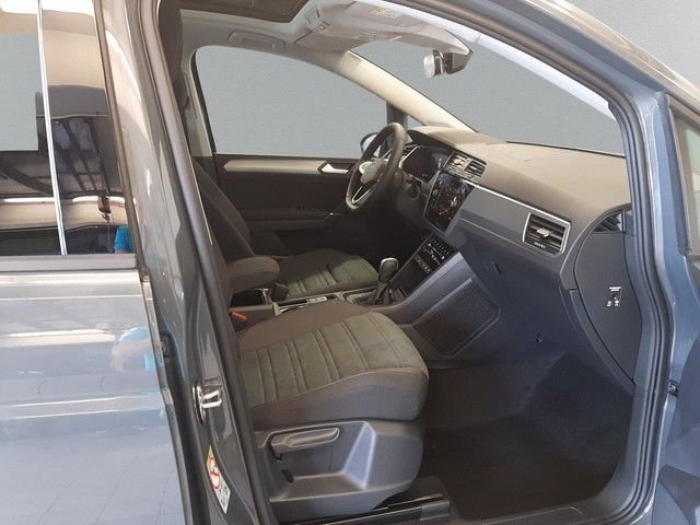Fahrzeugabbildung Volkswagen Touran 4All 2.0TDI DSG Pano AHK 7-Sitzer Navi