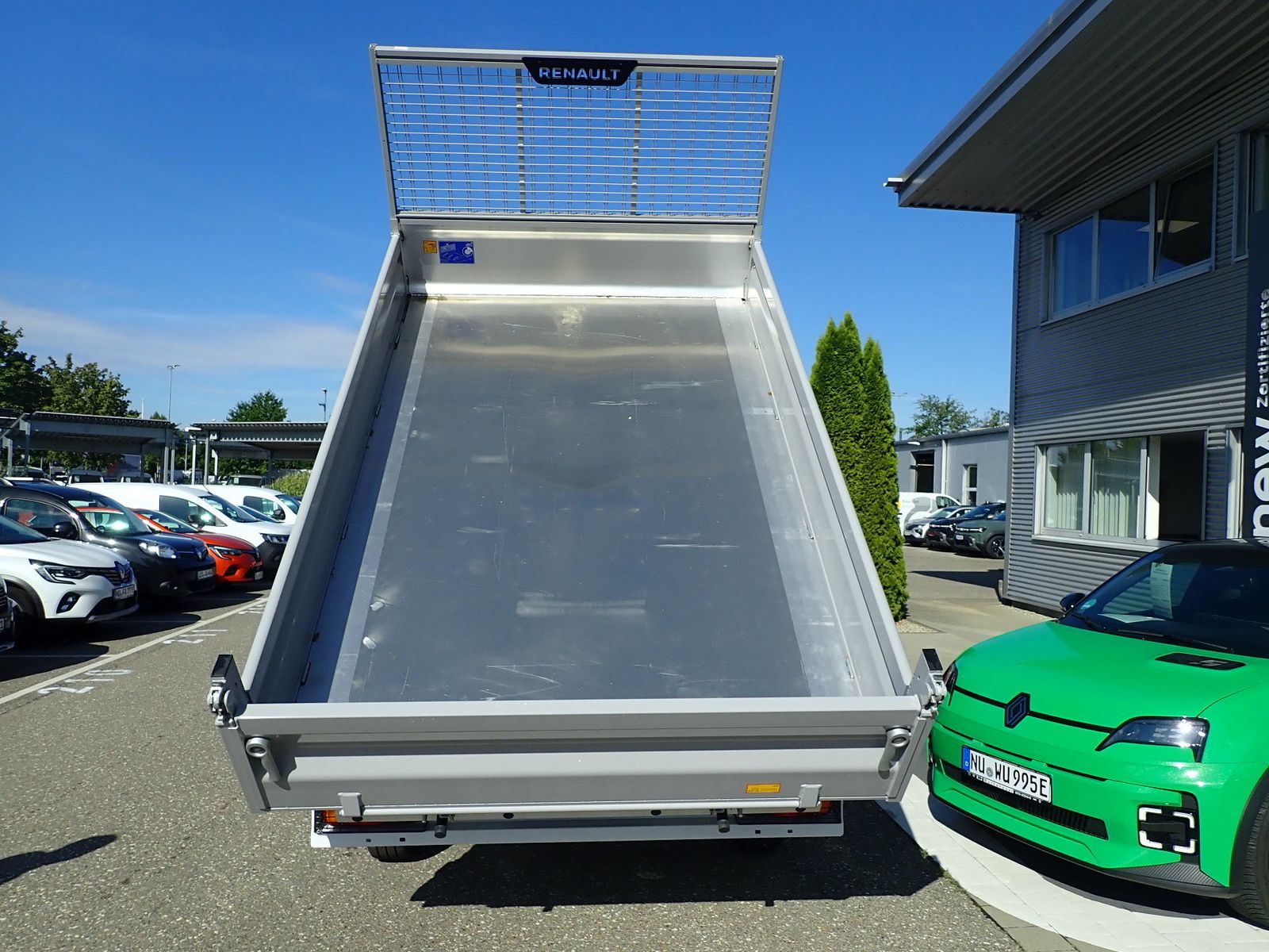 Fahrzeugabbildung Renault Master Werkseitige Umbauten FWD 3-Seitenkipper D
