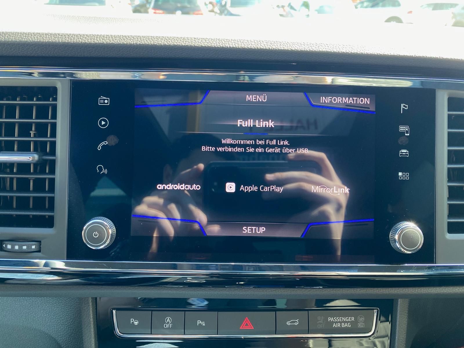 Fahrzeugabbildung SEAT Ateca 1.5 TSI FR APP+ACC+RFK+AHK+NAVI+SITZHEIZ