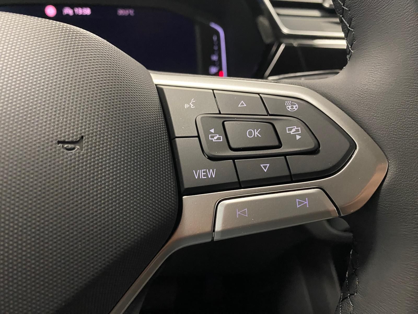 Fahrzeugabbildung Volkswagen Touran 1.5 TSI Comfortline+MATRIX+ACC+TOTWINKEL+