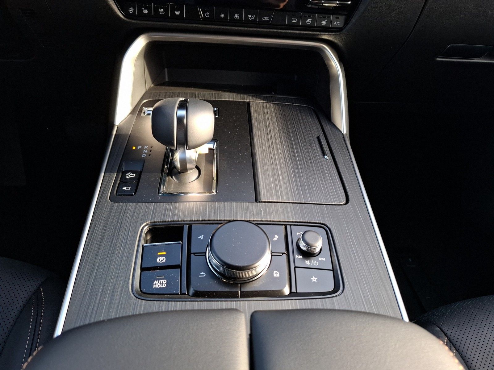 MAZDA CX-60 3.3L e-SKYACTIV D 254ps 8AT AWD Homura Plu - Image 14